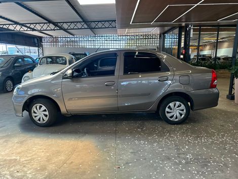 Toyota ETIOS X Sedan 1.5 Flex 16V 4p Mec.