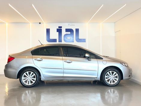 Honda Civic Sedan LXS 1.8/1.8 Flex 16V Mec. 4p