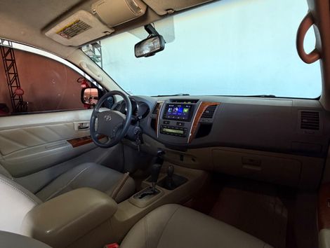 Toyota Hilux SW4 SRV D4-D 4x4 3.0 TDI Dies. Aut
