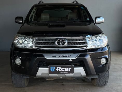 Toyota Hilux SW4 SRV D4-D 4x4 3.0 TDI Dies. Aut