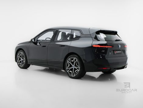 BMW iX XDrive 40 Aut. (Elétrico)