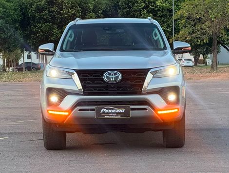 Toyota Hilux CD SRX 4x4 2.8 TDI 16V Diesel Aut.