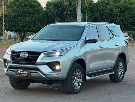 Toyota Hilux CD SRX 4x4 2.8 TDI 16V Diesel Aut.