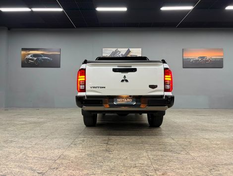 Mitsubishi Triton Katana 2.4 CD 4x4 TB Diesel Aut.