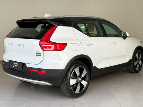 Volvo XC 40 T-4 MOMENTUM 2.0 190cv FWD