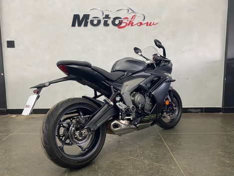 TRIUMPH DAYTONA 660