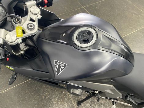 TRIUMPH DAYTONA 660