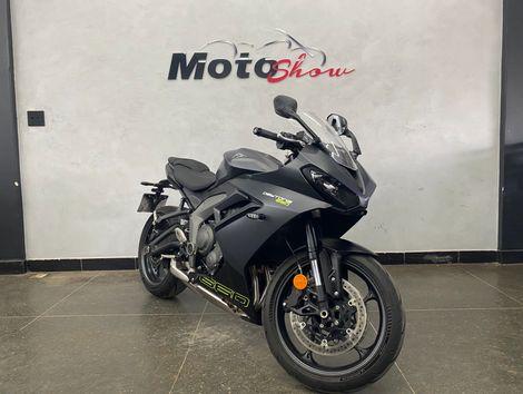 TRIUMPH DAYTONA 660