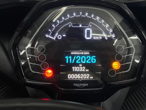 TRIUMPH DAYTONA 660
