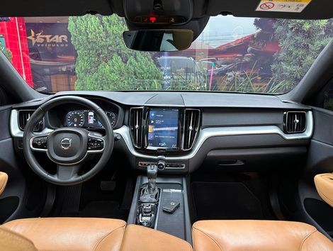 Volvo XC 60 T-5 MOMENTUM 2.0 254cv AWD 5p
