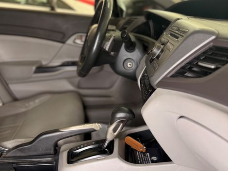 Honda Civic Sedan LXS 1.8/1.8 Flex 16V Aut. 4p