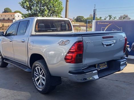 Toyota Hilux CD SRX 4x4 2.8 TDI 16V Diesel Aut.