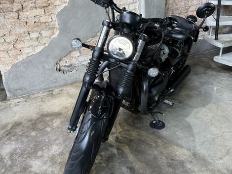 TRIUMPH BONNEVILLE BOBBER BLACK 1200cc