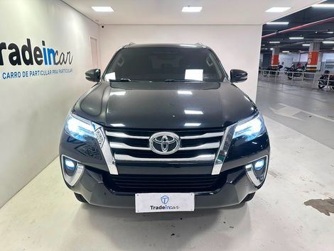 Toyota Hilux SW4 SRX 4x4 2.8 TDI 16V Dies. Aut.