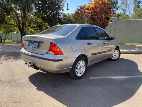 Ford Focus Sedan 1.6/1.6 Flex 8V/16V 4p Mec.