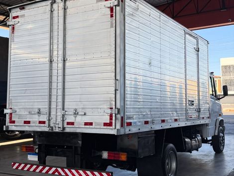 MERCEDES-BENZ 710/ 710 Plus 2p (diesel)