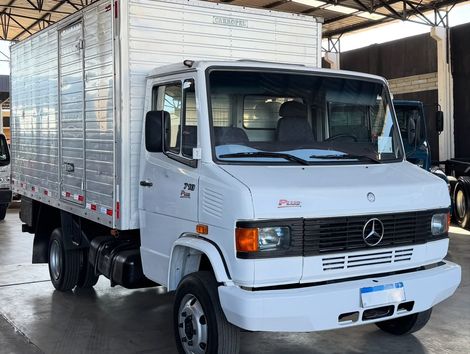 MERCEDES-BENZ 710/ 710 Plus 2p (diesel)