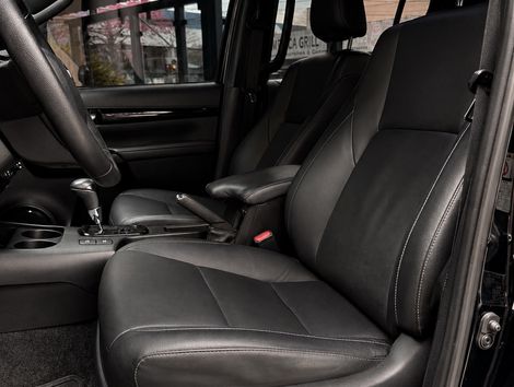 Toyota Hilux CD SRX 4x4 2.8 TDI 16V Diesel Aut.