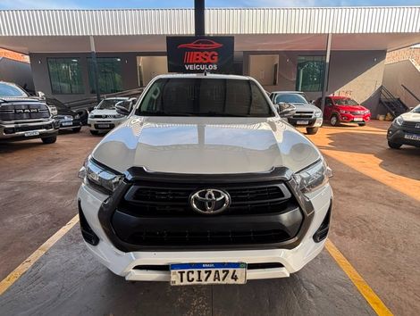 Toyota Hilux CD 4x4 2.8 Diesel Mec.