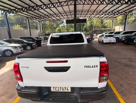 Toyota Hilux CD 4x4 2.8 Diesel Mec.