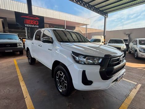 Toyota Hilux CD 4x4 2.8 Diesel Mec.