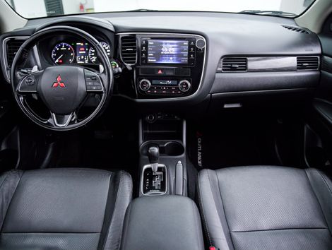 Mitsubishi OUTLANDER 2.2 165cv Diesel Aut.