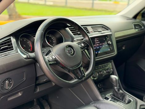 VolksWagen TIGUAN Allspac Comf 250 TSI 1.4 Flex