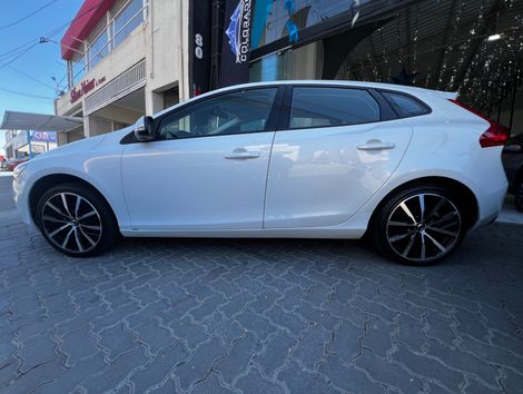 Volvo V40 T-4 MOMENTUM 2.0 Aut.