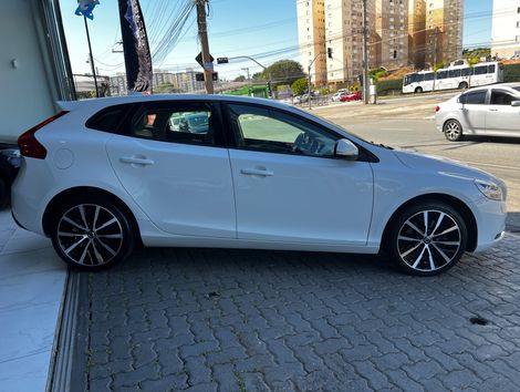 Volvo V40 T-4 MOMENTUM 2.0 Aut.