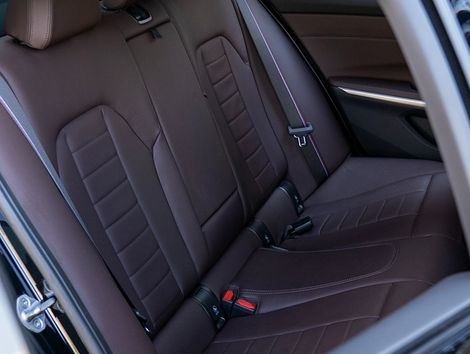 BMW 330e M Sport 2.0 Turbo Aut. (Híbrido)