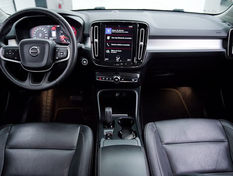 Volvo XC 40 T-5 MOMENTUM 2.0 252cv AWD
