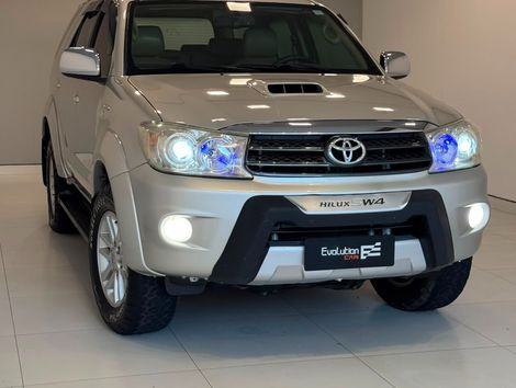 Toyota Hilux SW4 SRV D4-D 4x4 3.0 TDI Dies. Aut