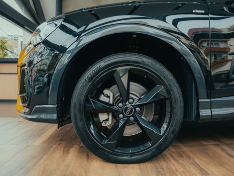 Audi Q3 SPB Perf. Black 2.0 TFSI Tipt. Quat.