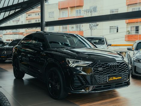 Audi Q3 SPB Perf. Black 2.0 TFSI Tipt. Quat.