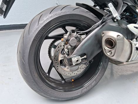 SUZUKI GSX-S 1000