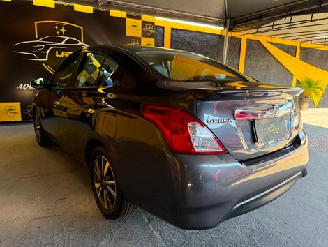 Nissan VERSA SL 1.6 16V FlexStart 4p Aut.
