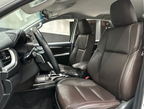 Toyota Hilux SW4 SRV 4x2 2.7 Flex 16V Aut.