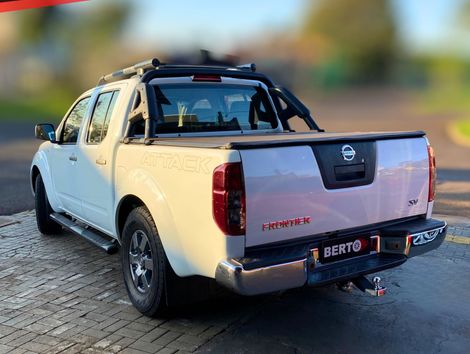 Nissan Frontier Sv At Cd 4X4 2.5 Tb Dies Automático - foto 4