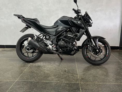 YAMAHA Full Black