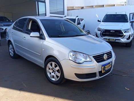 VolksWagen Polo Sedan 1.6 Mi Total Flex 8V 4p