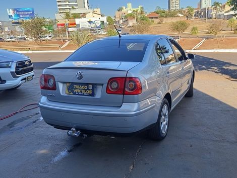 VolksWagen Polo Sedan 1.6 Mi Total Flex 8V 4p