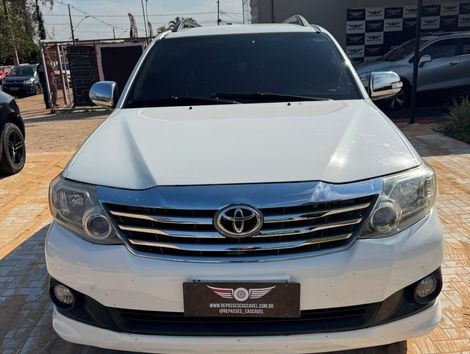 Toyota Hilux SW4 SR 4x2 2.7/2.7 Flex 16V Mec.