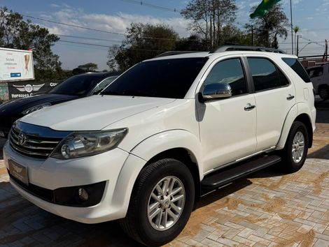 Toyota Hilux SW4 SR 4x2 2.7/2.7 Flex 16V Mec.