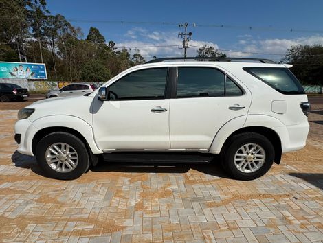 Toyota Hilux SW4 SR 4x2 2.7/2.7 Flex 16V Mec.