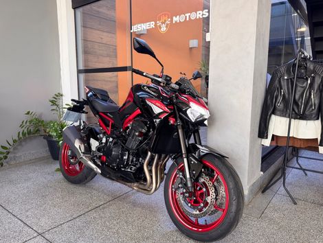 KAWASAKI Z900