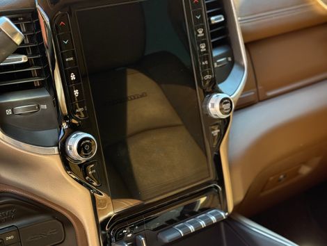 RAM 3500 LARAMIE 6.7 TB CD 4x4 Diesel