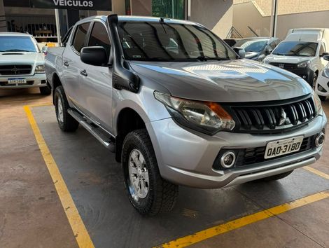 Mitsubishi L200 Triton Sport GLX 2.4 CD Diesel Mec.