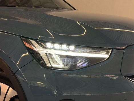 Volvo XC 40 Recharge Plus (Elétrico)