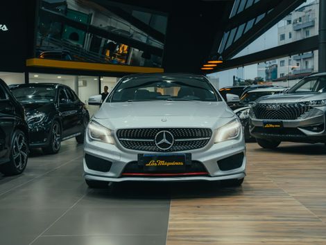 Mercedes CLA-250 Sport 4MATIC 2.0 16V 211cv Aut.