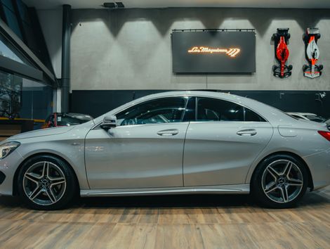 Mercedes CLA-250 Sport 4MATIC 2.0 16V 211cv Aut.